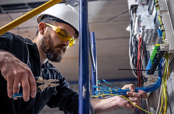 Expert Electrical Services at Emploviders